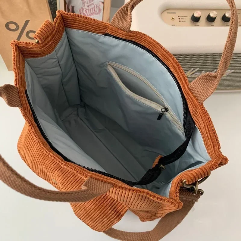 Bolso de hombro de pana vintage con cremallera y bolsillo exterior - imagen 2