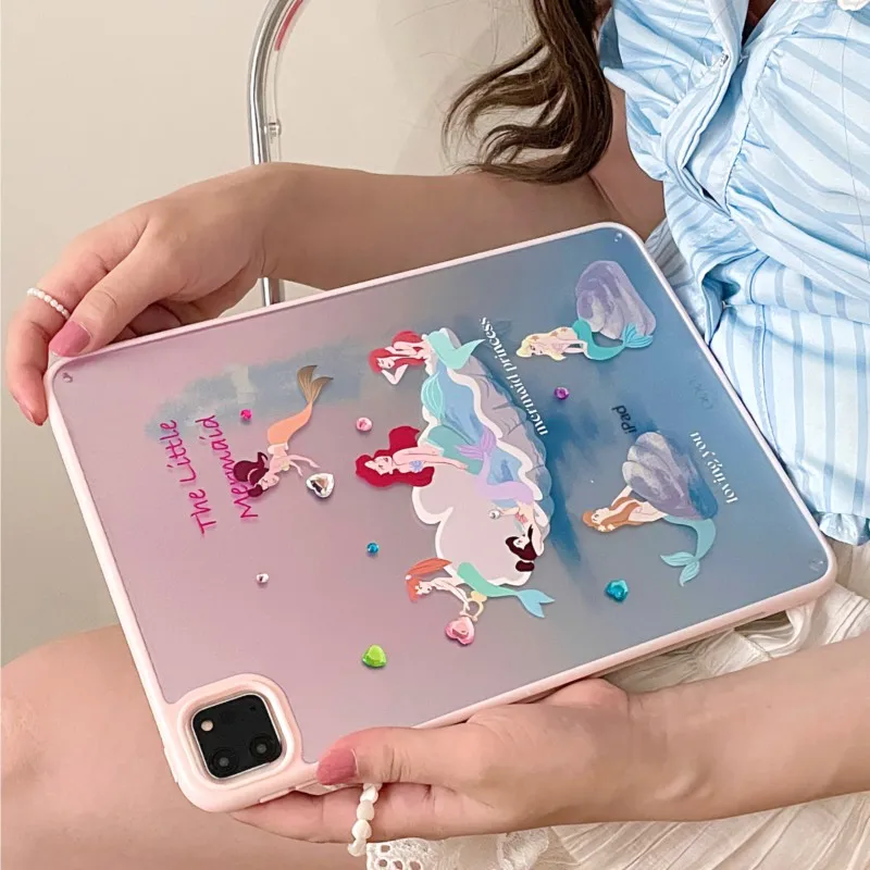 

Чехол для планшета Kawaii The Little Mermaid Cartoon с стразами, прозрачный, для iPad Pro 11/12.9/13 дюймов, Air 6/7/8 11/13 дюймов, M2 M3 M4 M5 2026