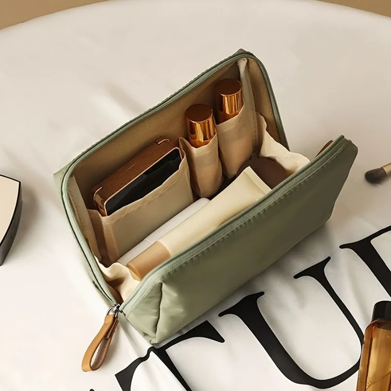 1pc Compact, portable, waterproof women's makeup bag - Durable polyester structure, odorless mini makeup bag