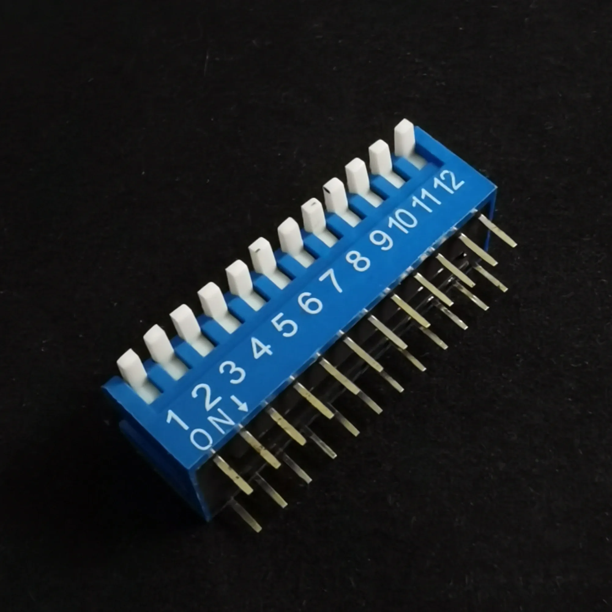 Joli à glissière Tech, 1, 2, 3, 4, 5, 6, 7, 8, 9, 10, 12 bits, 2.54mm, Position Way, DIP, Red Pitch, Tognudden Snap