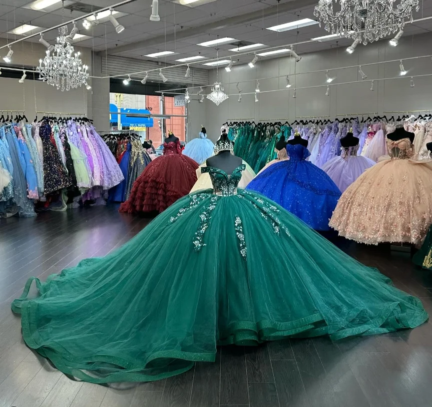 Emerald Green Luxury Princess Quinceanera Dresses Glitter Off Shoulder Cathedral Train Crystal Applique Beaded vestido de xv