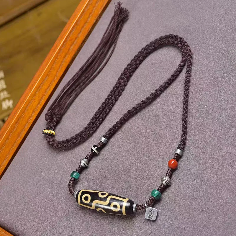 

Natural Agate Nine-Eyed Tian Zhu Pendant Sweater Chain South Red Agate Single-Line Tian Zhu Accessory Hand-Woven Cord Necklace