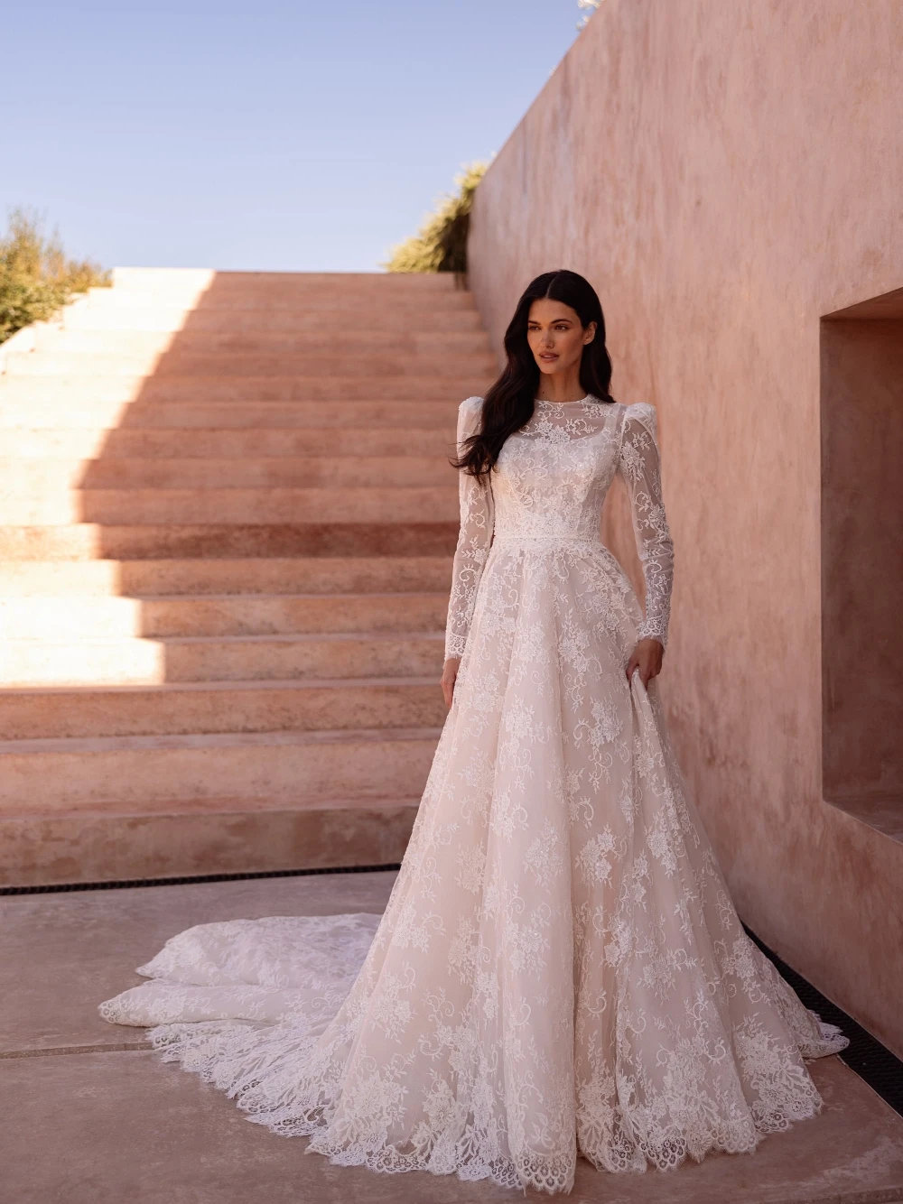 Graceful A Line Women's Lace Appliques Wedding Dress Customized Stunning Dreamy 2 in 1 Bridal Gown With Bow Detail Long Train