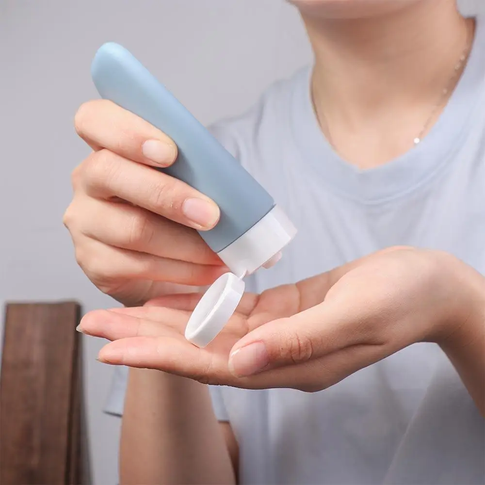 

Portable Refillable Hose Squeeze Bottle Sub-Bottling Simple Travel Empty Bottle Flip-top Bottles Dispensing Empty Bottle Home