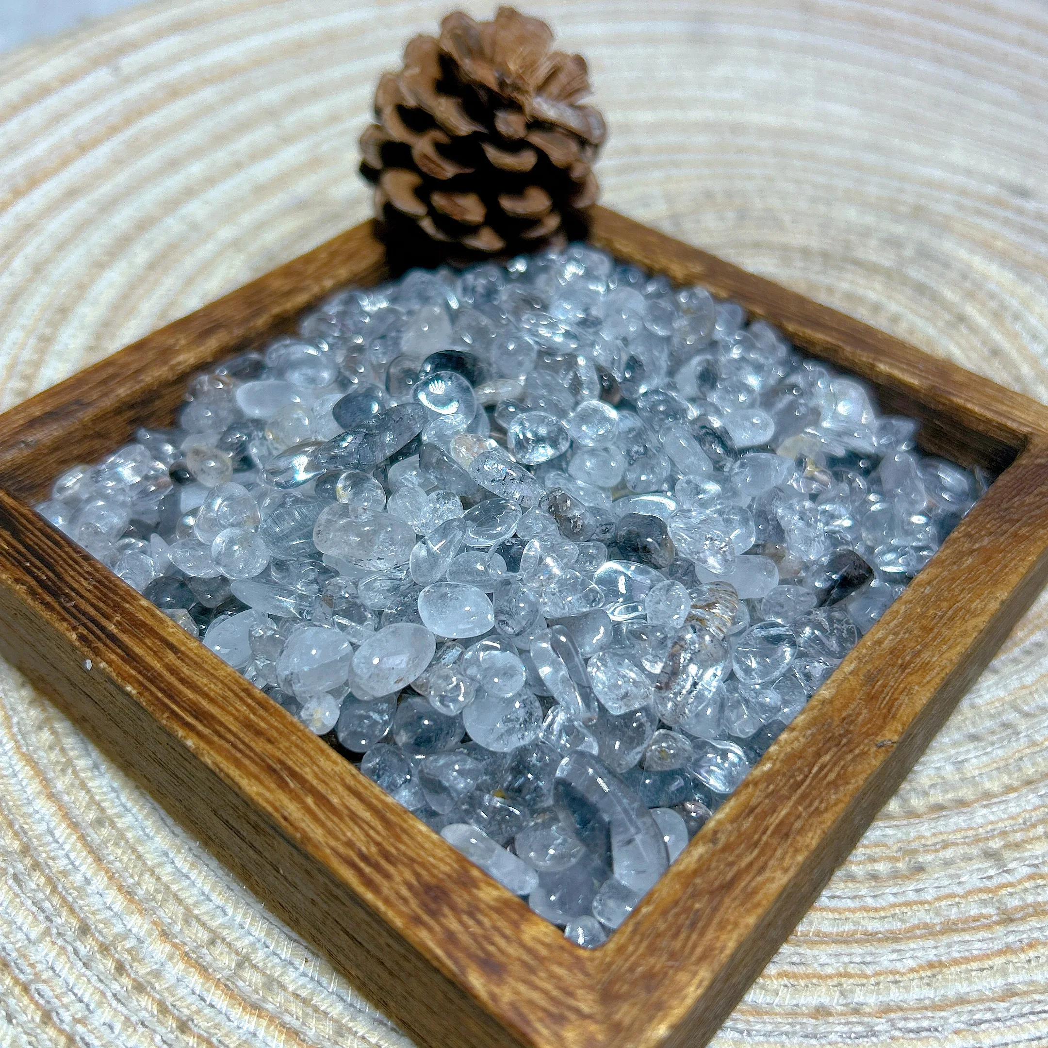 

Wholesale Healing Natural Crystals Herkimer Diamond Chips Raw Stone Polished High Quality Energy Mineral Ornament Ore Gift