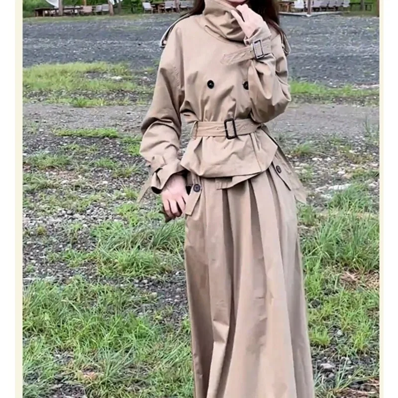 Early Autumn Outfits: Beautiful, Cool-toned, Super Nice Old Money Style Khaki Windbreaker Dress Set