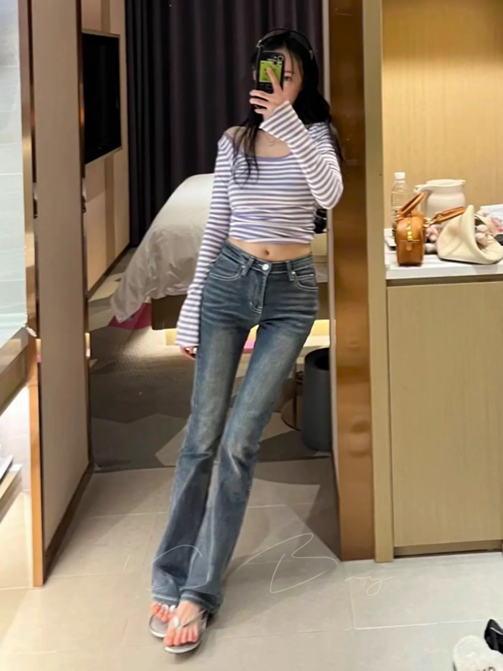 

Retro American Waed White Micro Flared Jeans Women's Sexy Tight Fit High Waist Cotton Stretch Denim orts Autumn Season