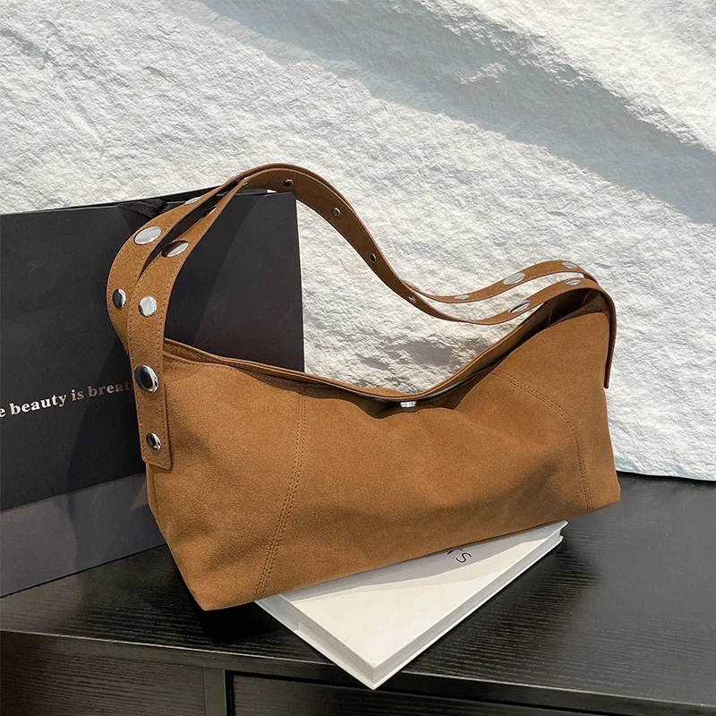 

Rivet Chain Brand Designer Suede Leather Shoulder Bags For Women 2025 Retro Fashion Underarm Totes Lady Handbags Large Capacity
