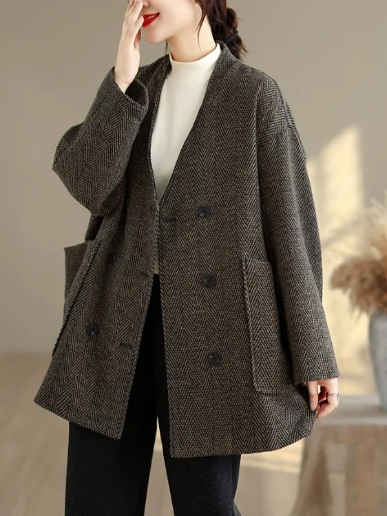 

Новинка 2025, зимнее женское модное свободное шерстяное пальто большого размера, простая верхняя одежда в полоску с v-образным вырезом, повседневная универсальная утягивающая одежда