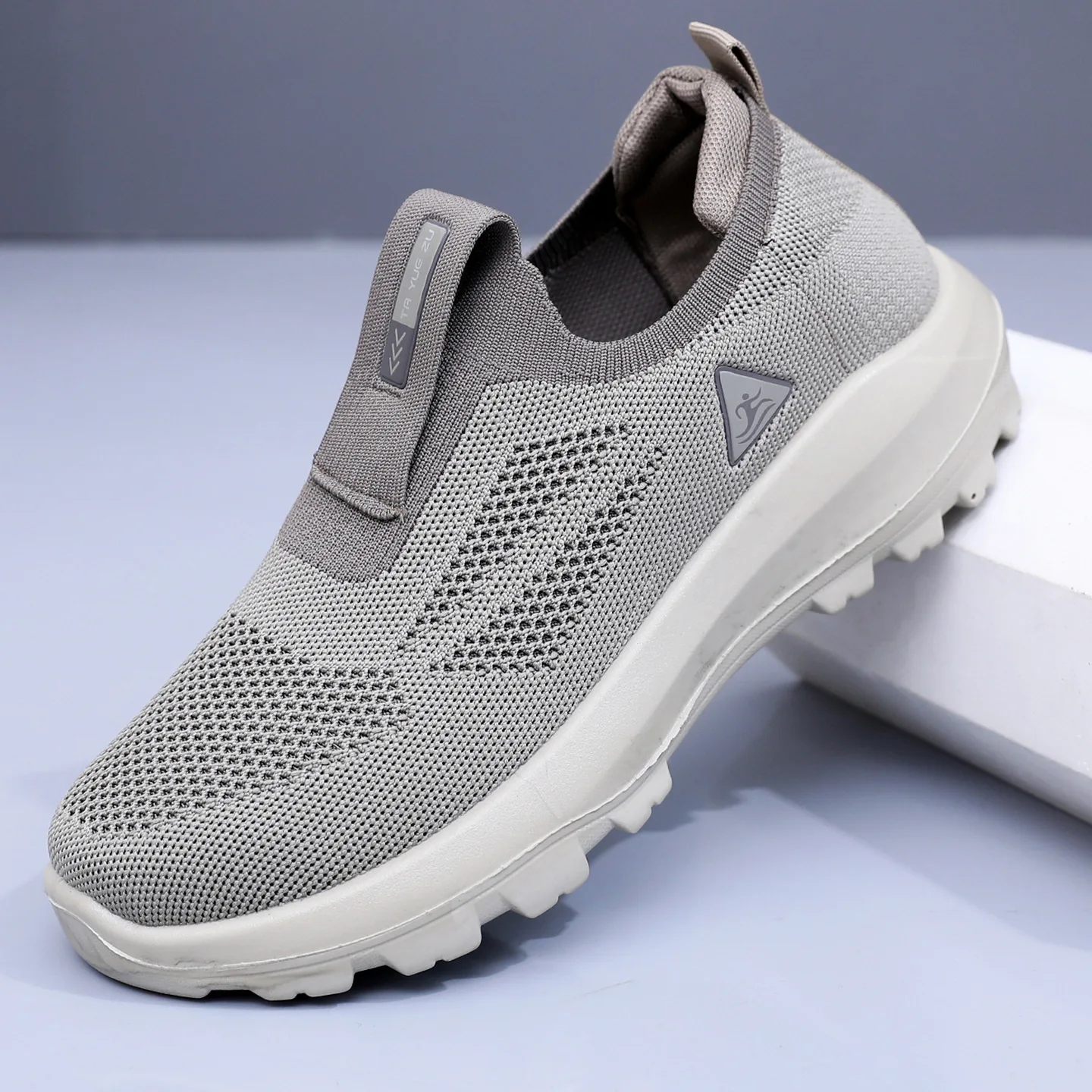 

Men's Spring New Casual Anti-slip Slip-on Thick Bottom Comfortable Soft Sole Breathable Shoes Versatile Comfort Footwear