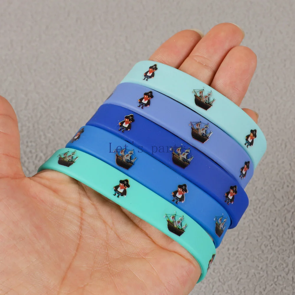 10Pcs Cute Skull Pirate Theme Silicone Bracelets Anchor Wristband for Kids Birthday Party Favors Halloween Gifts Goodie Bag