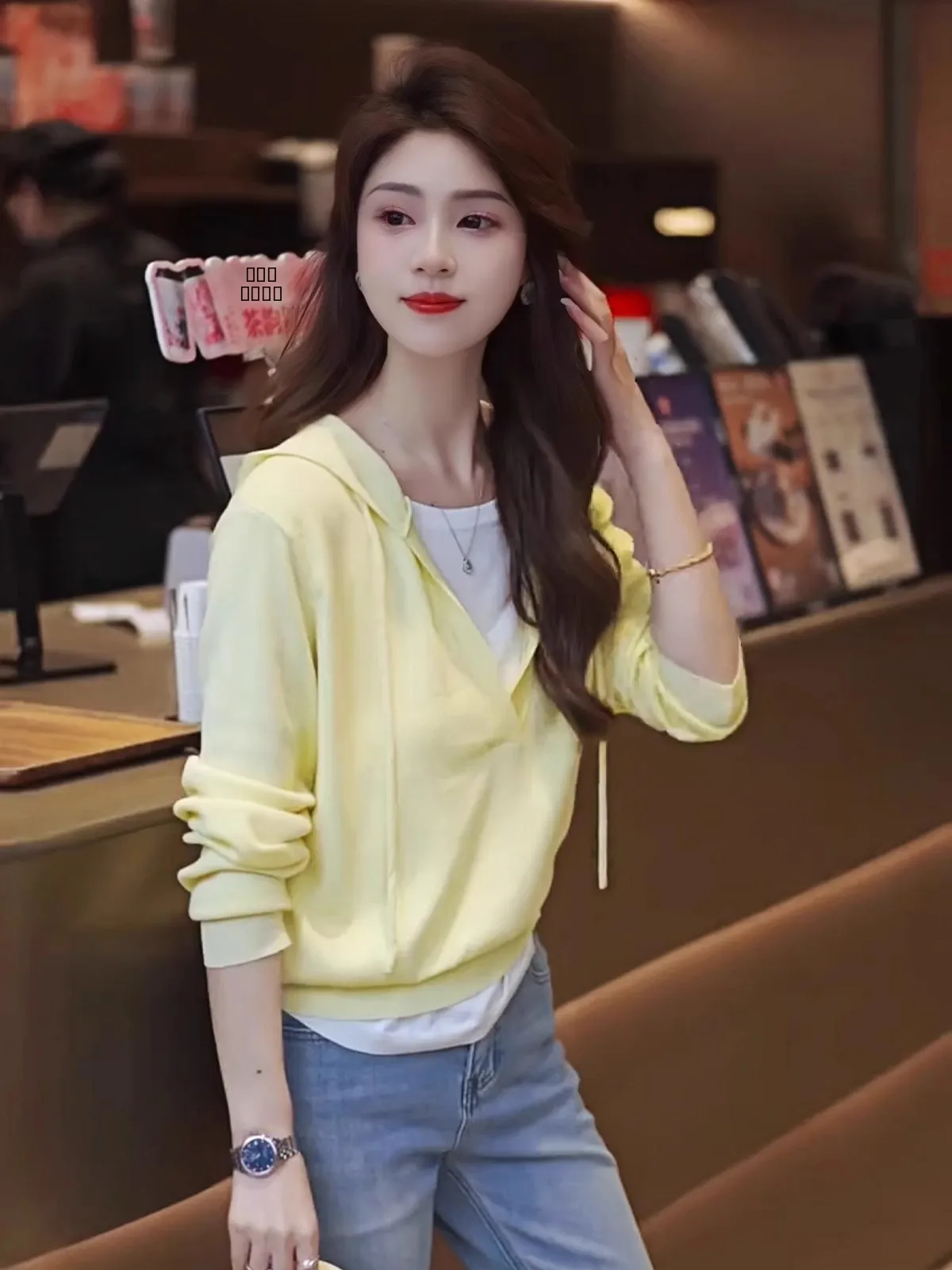 

Весна 2025: Женский модный дизайнерский тонкий вязаный топ с длинными рукавами, имитирующий шелк, свободного кроя, однотонный, 1 шт.