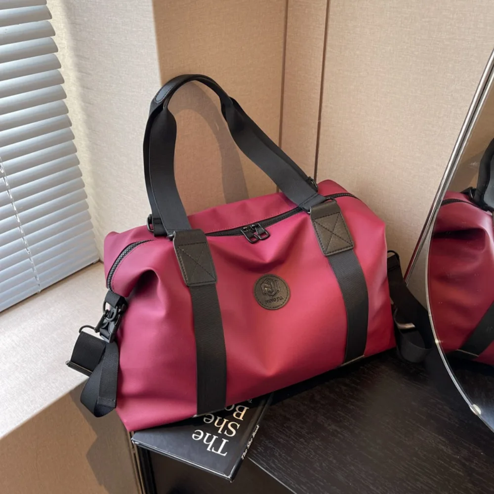 

Fashionable Large-capacity Sports Fitness Bag Lightweight Waterproof Travel Handbag Duffel Bag Luggage Bag Gym Bag Business