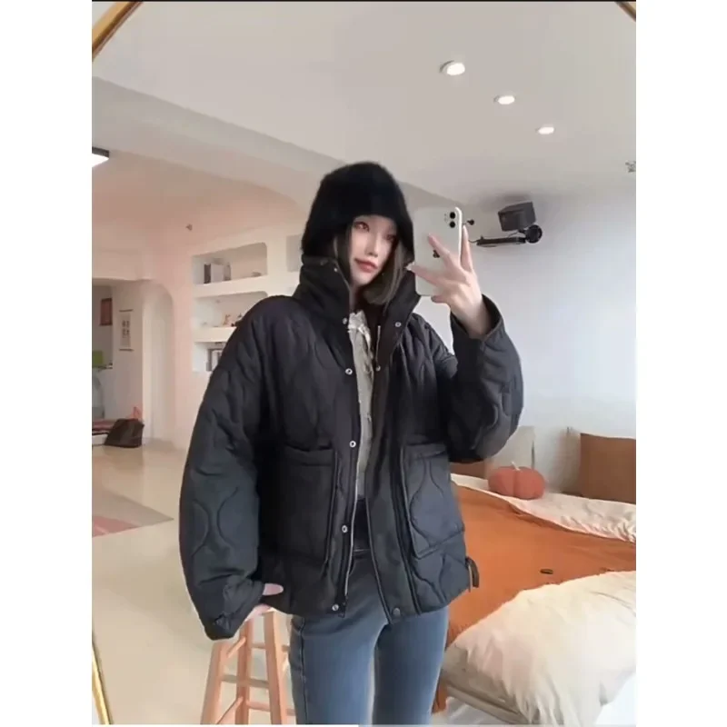 Chaqueta de algodón cálida a la moda para mujer, chaqueta acolchada Vintage con cuello levantado y bolsillos grandes, cremallera frontal de manga larga con botones