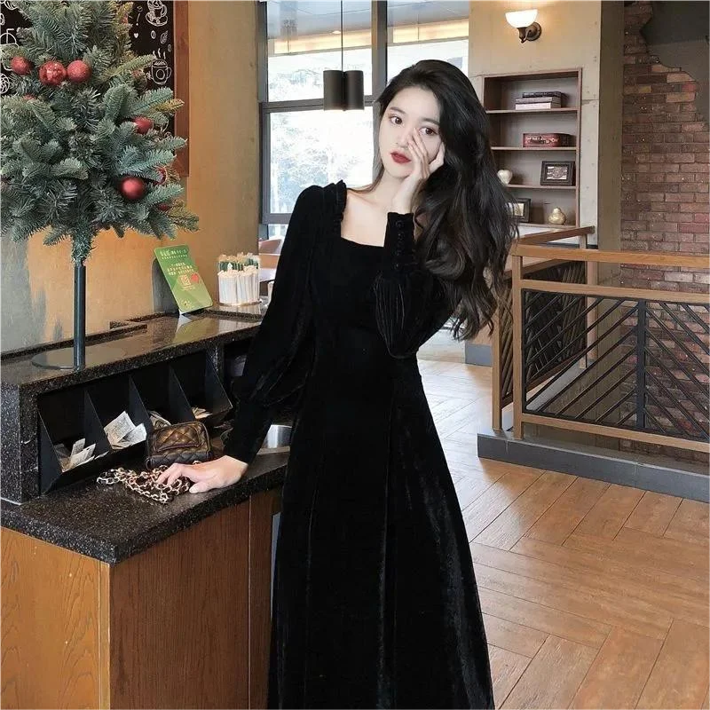 French Vintage Velvet Midi Dress Women Autumn Winter Long Sleeve Square Collar Elegant Evening Party Prom Robe Vestidos