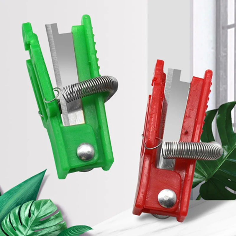 Fruit Vegetable Picking Tool; Thumb Knife Separator for Safe Harvesting in Farm Gardens and Orchards.