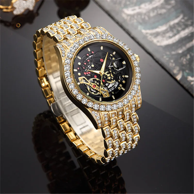 Men Big Brand Skeleton Watches Fashion Alloy Band Luxury Diamond Golden Date Quartz Vintage Watch Montres de Marque de Luxe 2024