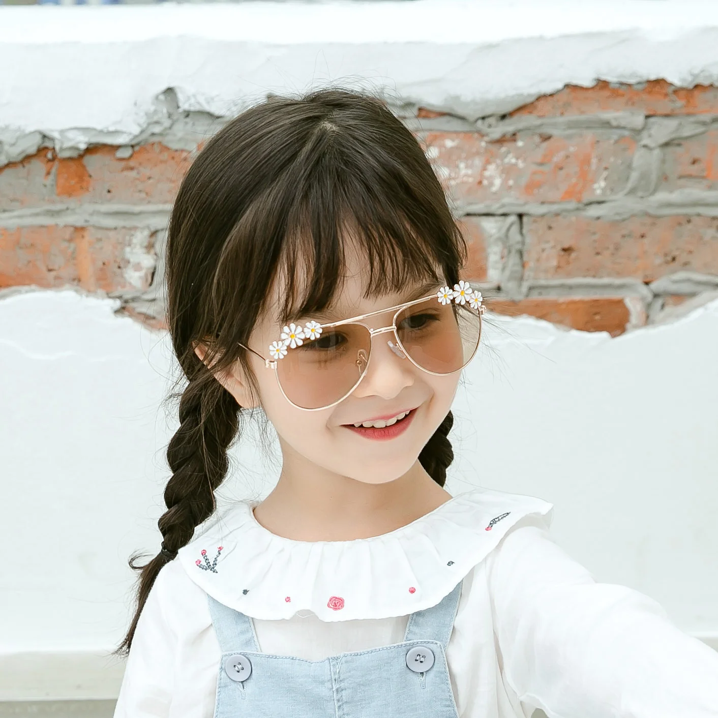 

2021 new children's fashion sunglasses in spring and summer