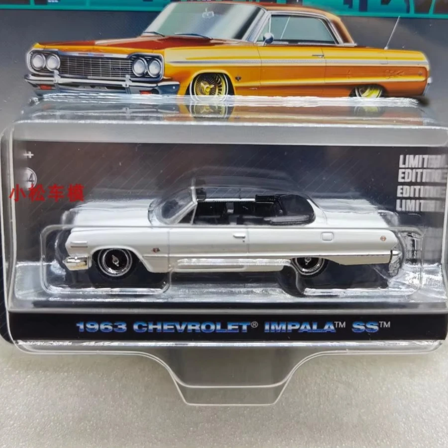 

1:64 1963 Chevrolet Impala SS Convertible High Simulation Alloy Car Model Collectible Toy Gift Souvenir Display Ornament