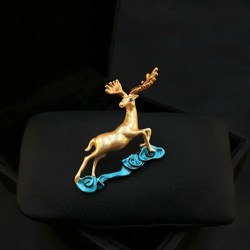 

Merry Christmas Brooches Exquisite Elk Enamel Badge Women Fashion Suit Neckline Pin Party Jewelry Luxury Deer Gifts Accessories