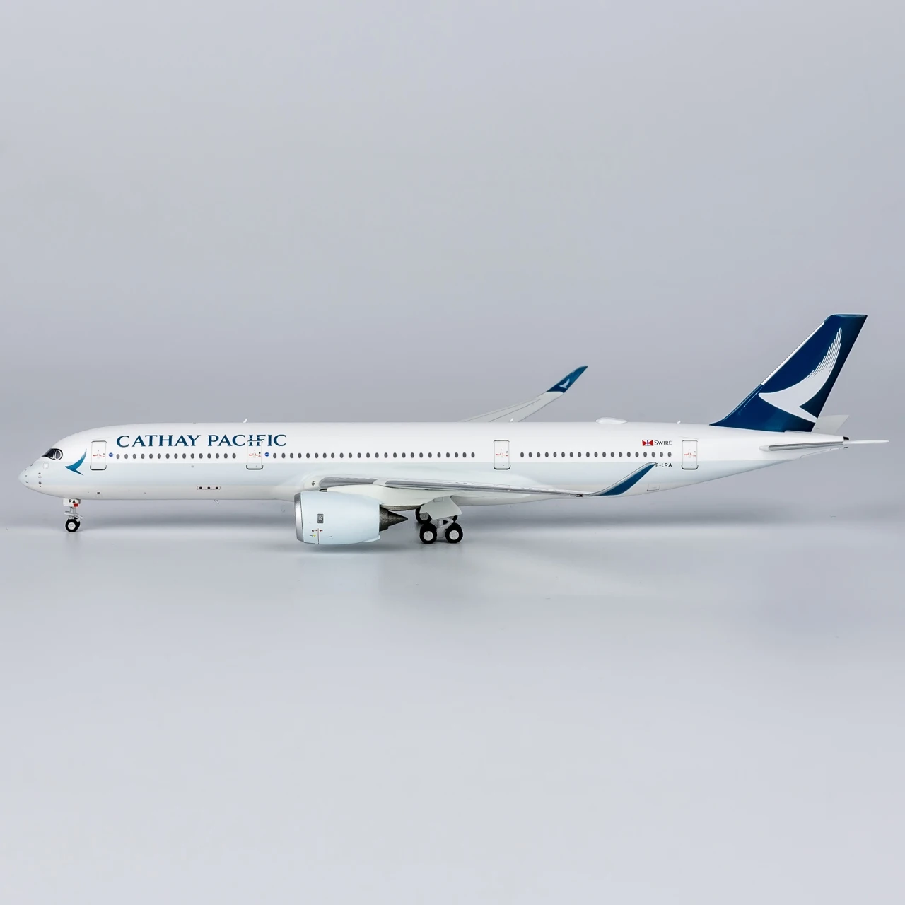 39076 Alloy Collectible Plane Gift NG Model 1:400 Cathay Pacific Airbus A350-900 Diecast Aircraft Jet Model B-LRA