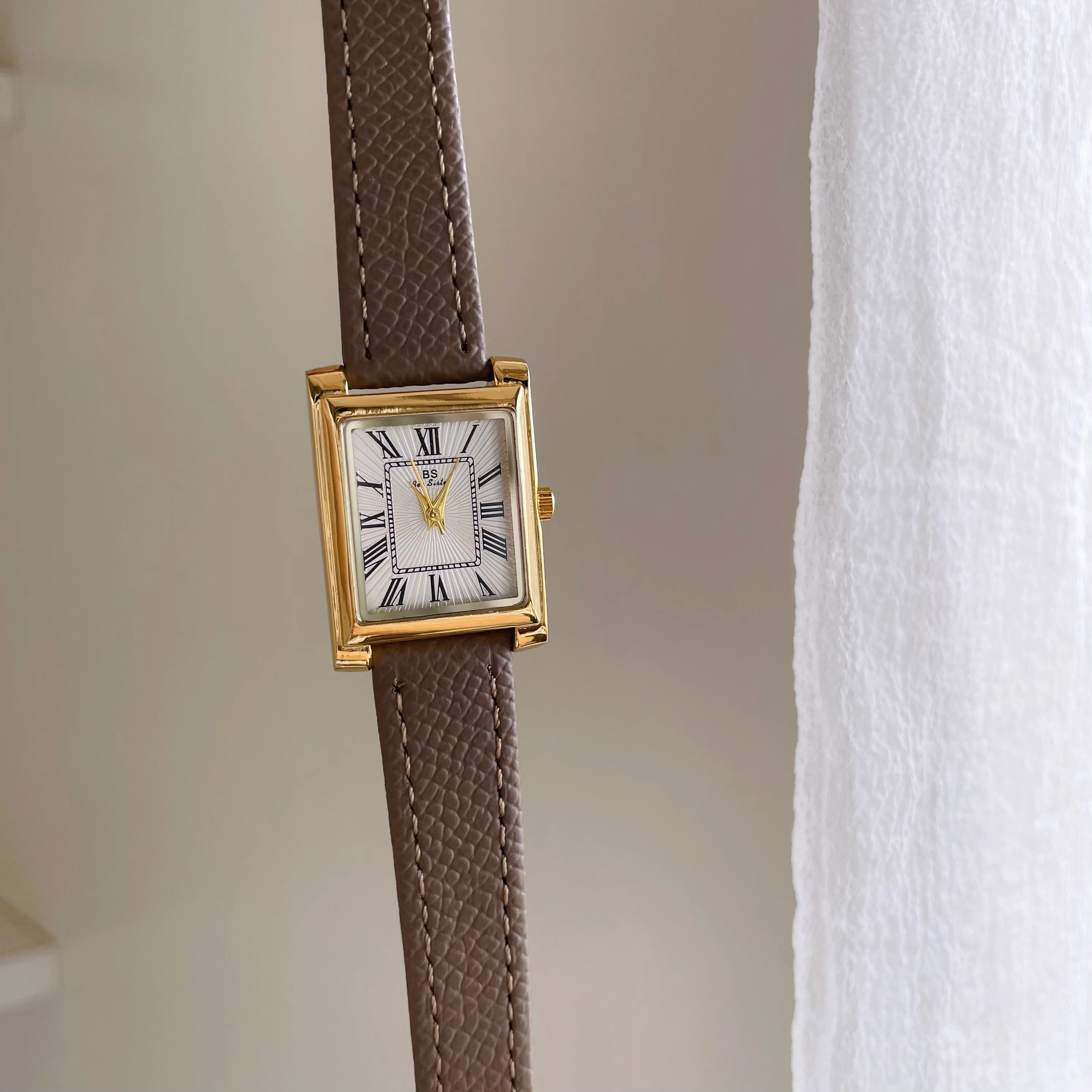Relojes clásicos retro para mujer con una simple correa de cuero genuino, esfera cuadrada, movimiento de cuarzo, adecuados para el vestido del lugar de trabajo.