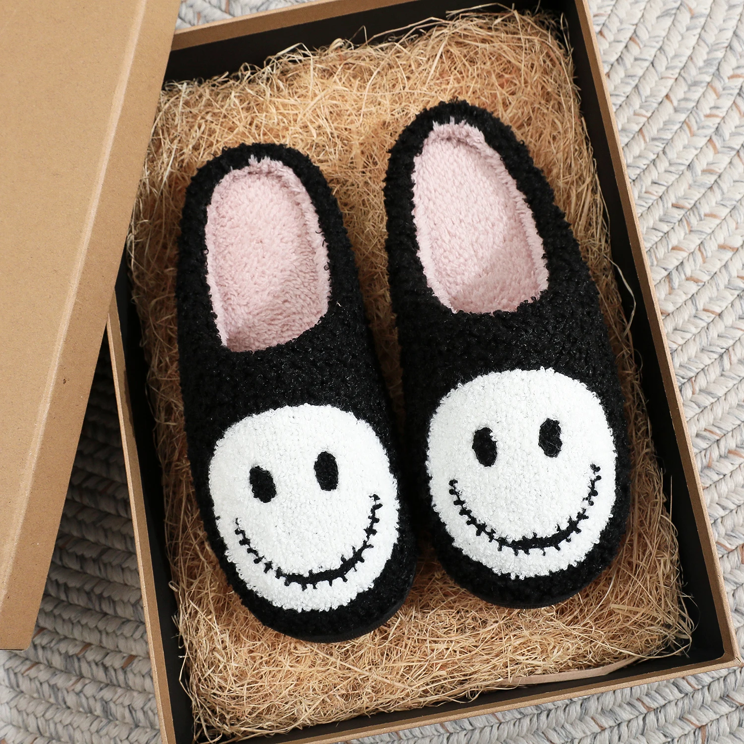 Smiley Skull Pattern fashion Embroidery stuffed Home Platform Cozy Fur Cotton Slippers Personality Warm Non-slip Indoor Slippers Women Can Wear Halloween Christmasmare Before Night Gift