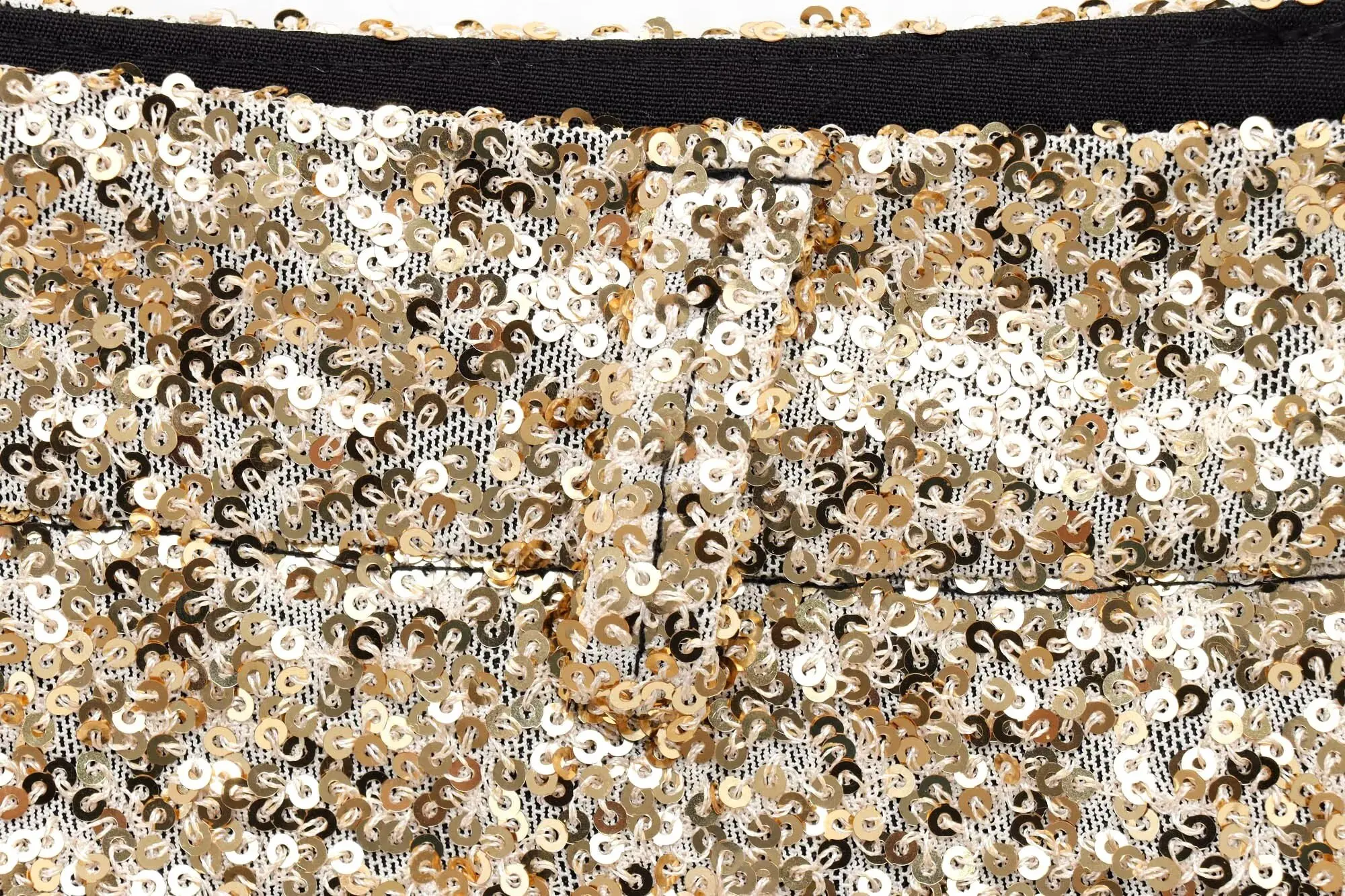 TRAFZA-Moda donna Elegent Pantaloncini con paillettes dorati Nuovo 2025 Primavera Estate Moda Y2K Pantaloncini casual Pantaloncini sexy per la cena del partito