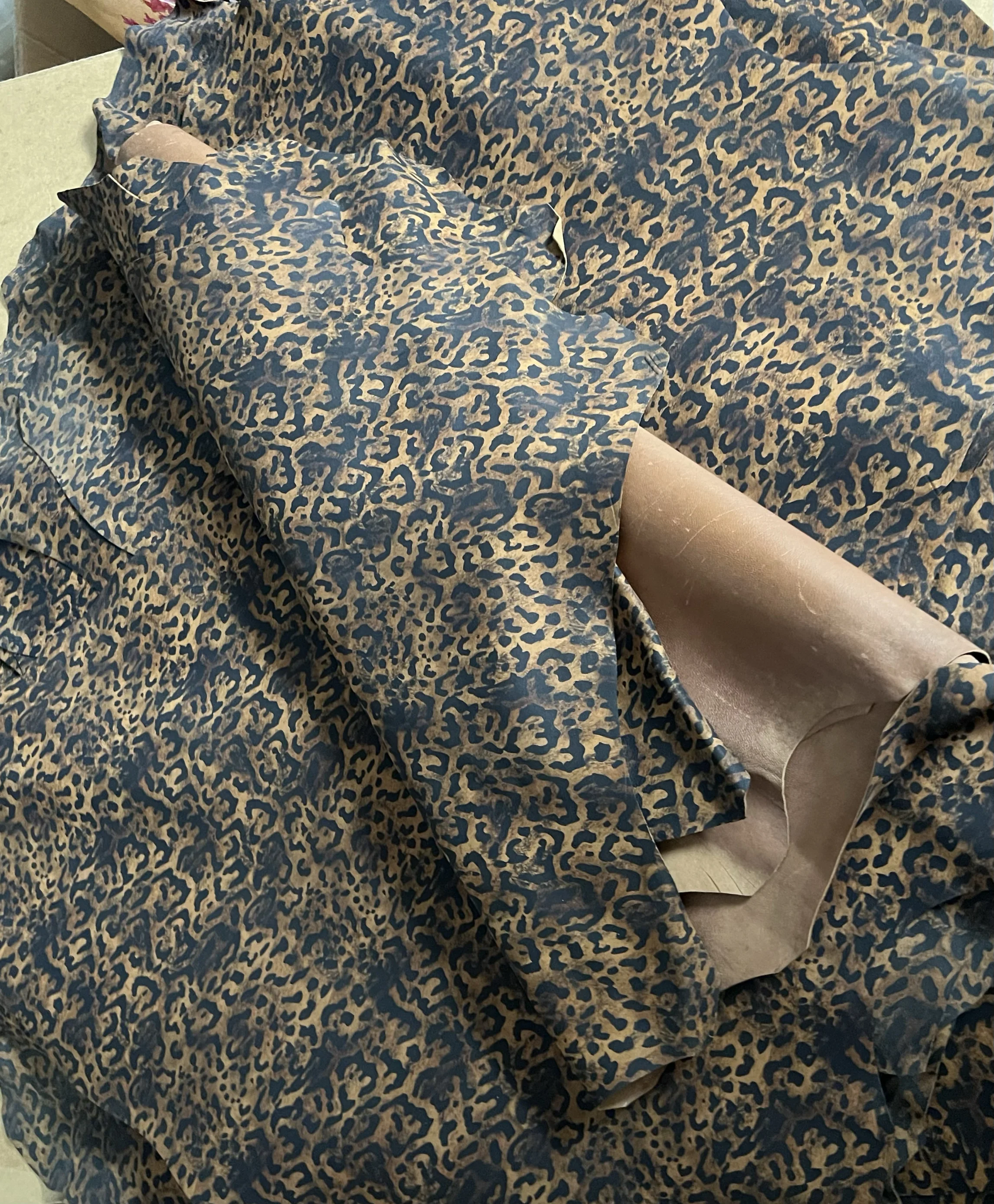 Leopard print Little Lamb Printed full-grain sheepskin  thickness 1.0mm Genuine Leather 3-4 SF. 5-7 sf