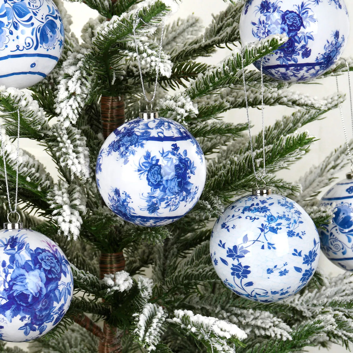 Blue and white porcelain blue and white printed Christmas ball creative flower and bird pattern foam view 5