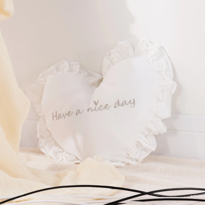 ผ้าฝ้าย 100% Ruffled หมอนหัวใจตัวอักษรเรขาคณิตเย็บปักถักร้อยเก้าอี้ของเล่นเบาะบ้านโซฟาเตียงรถเอวหมอนตกแต่ง