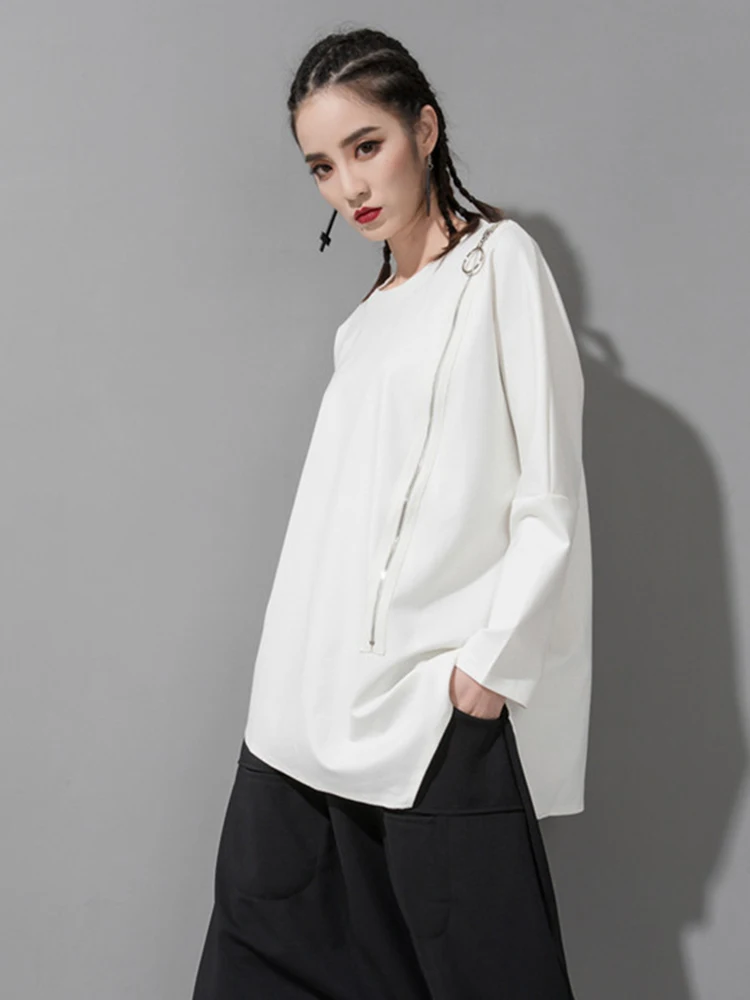 [EAM] Women White Zipper Irregular Big Size Casual T-shirt New Round Neck Long Sleeve Fashion Tide Spring Autumn 2024 1DF5285