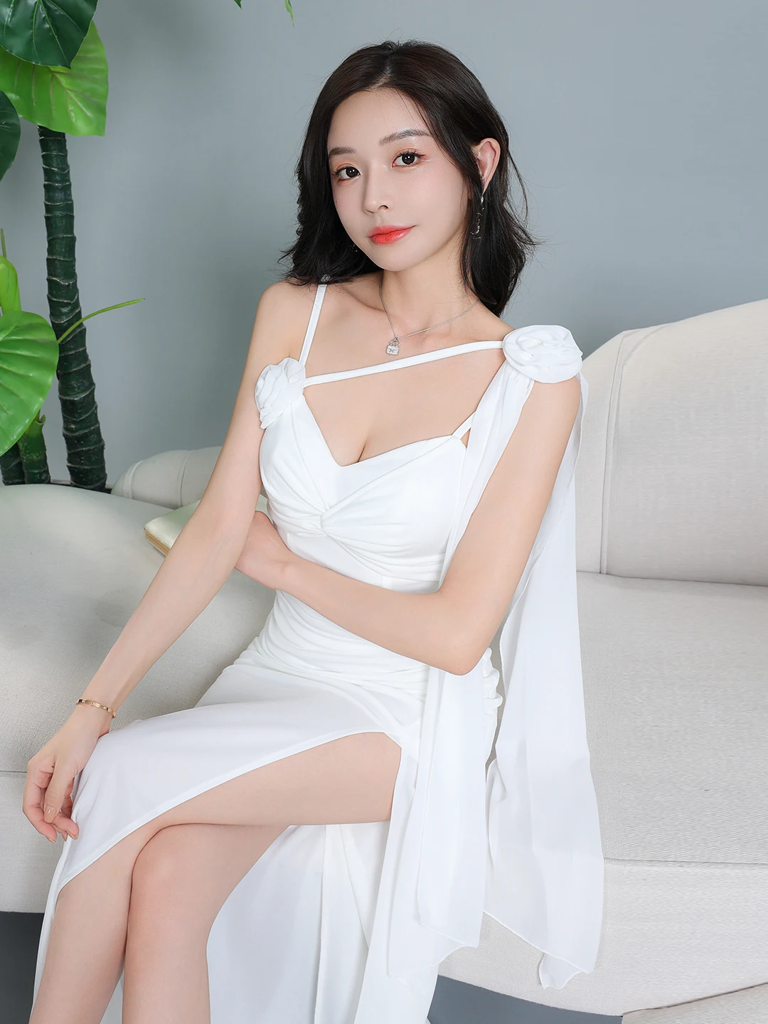 エレガントなローネック、バックレス、ロングドレス、セクシーなストラップ、オープンスリット、ハイエンドのイブニングガウン、女性用、ファッショナブルなスリムフィットのイブニングドレス