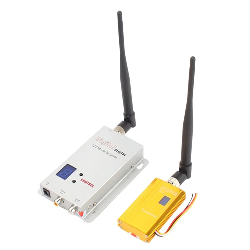 ไร้สายเครื่องส่งสัญญาณ FPV + ตัวรับสัญญาณ 1.2 Ghz 1500 MW 8CH AV Sender TV Audio Video Transmitter สําหรับ QAV250 250 FPV Quadcopter