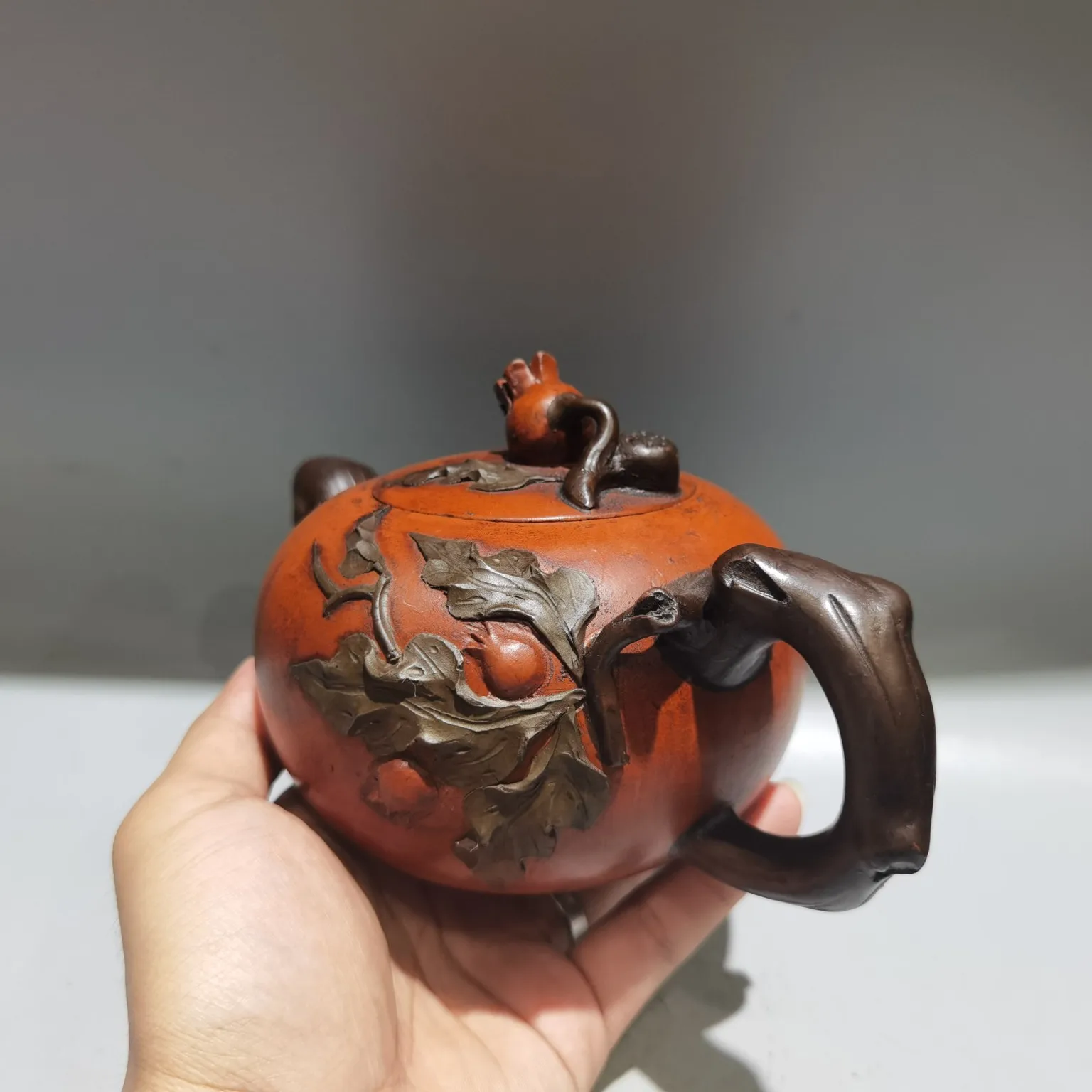 

7"Chinese Yixing Purple Clay Teapot Pomegranate lid Stump shaped melon vine teapot Teapot Flagon Amass wealth Ornaments