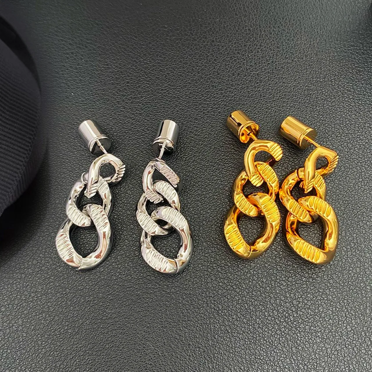 

Новые украшения и аксессуары в спортивно-повседневном стиле: серьги-цепочки с витым дизайном для женщин, для вечеринок и в качестве подарков.