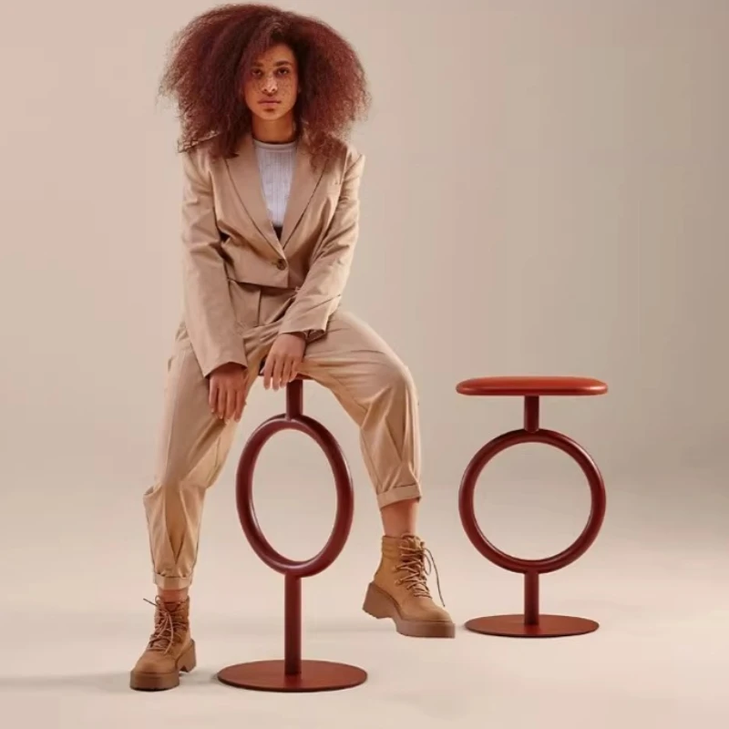 

Minimalist Designer Bar Stool Home Colorful High Stool Creative Artistic Seating for Cafe Unique Personality Dining Room Chairs
