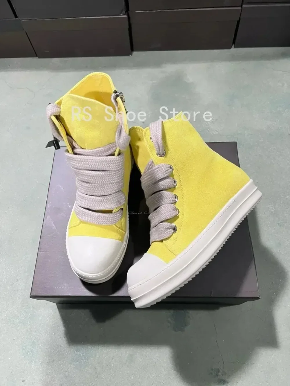 

Ro Men Shoe Yellow Suede Boots Outdoor High Top Casual Shoes Design Women Sneaker Jumbo Laces Zipper Cowhide Ankle Boot