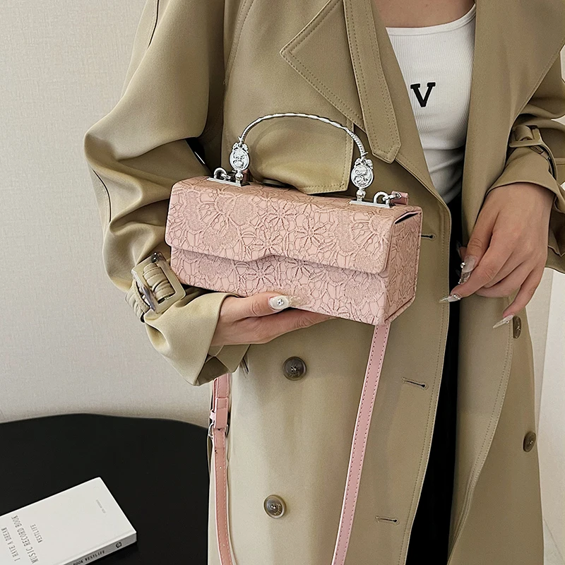 

Elegant Minimalist Commuter Bag Stylish Messenger Purse For Trendy Women Solid Color With Paris Designer