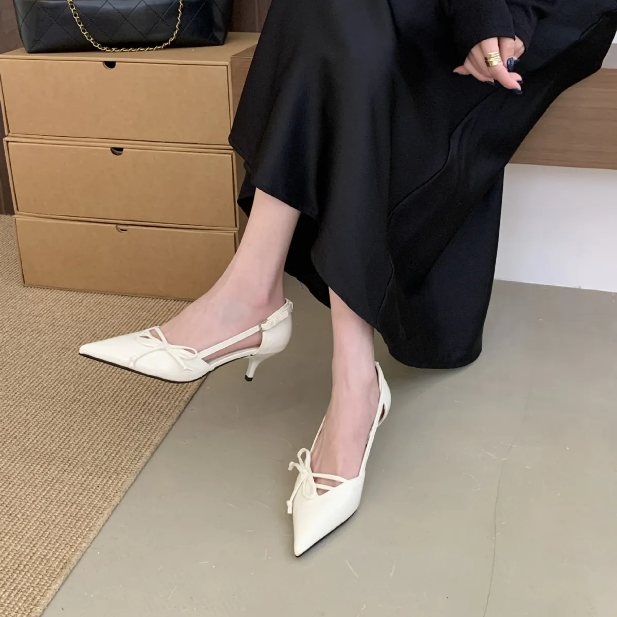 Elegant Pointed Toe Butterfly Knot High Heels Sandals Women's New Summer Mid Heel BaoTou Sandals Dress Wedding Versatile Shoes