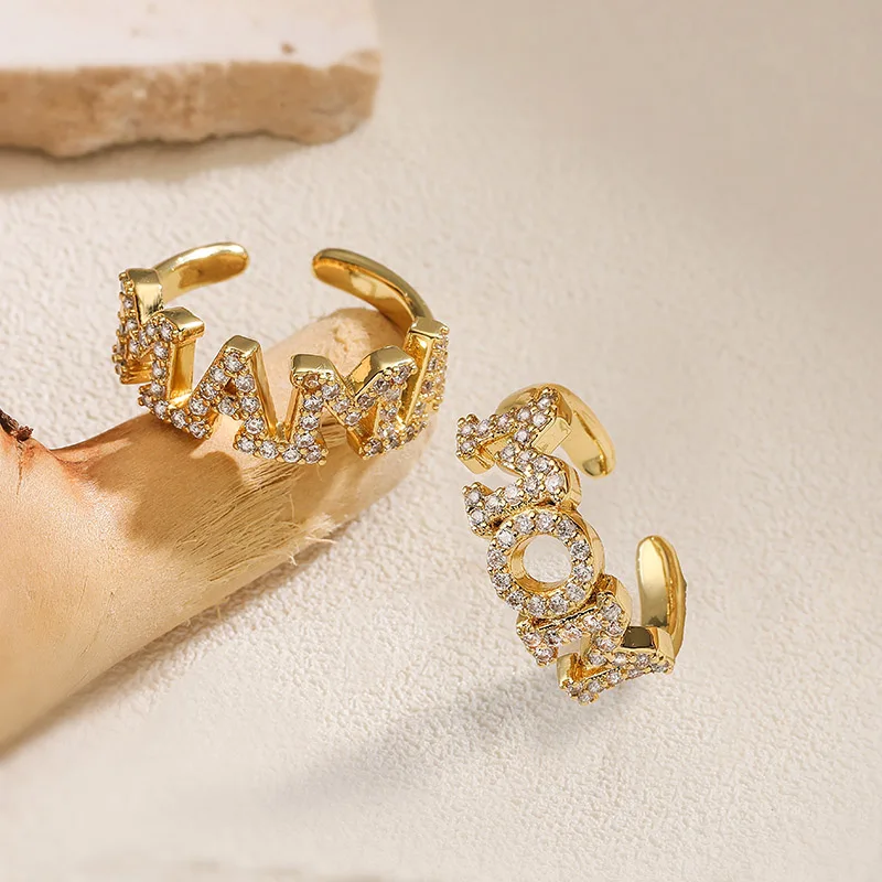 HECHENG، خاتم حرف MOMO مطلي بالذهب عيار 18 قيراط مع حجر تشيكوسلوفاكيا هدية مجوهرات عيد ميلاد نسائية بسيطة وأنيقة قطعة واحدة