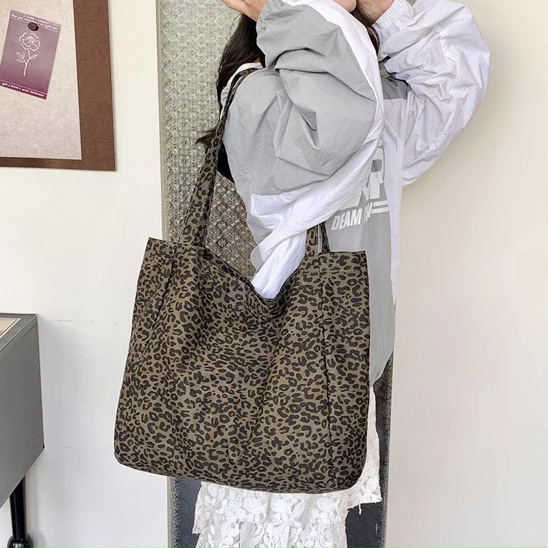 Hot Sale Leopard Pattern Shoulder Bags High Quality Zipper Canvas Fabric Bags for Women Autumn Casual Fashion Classic Tote Bags