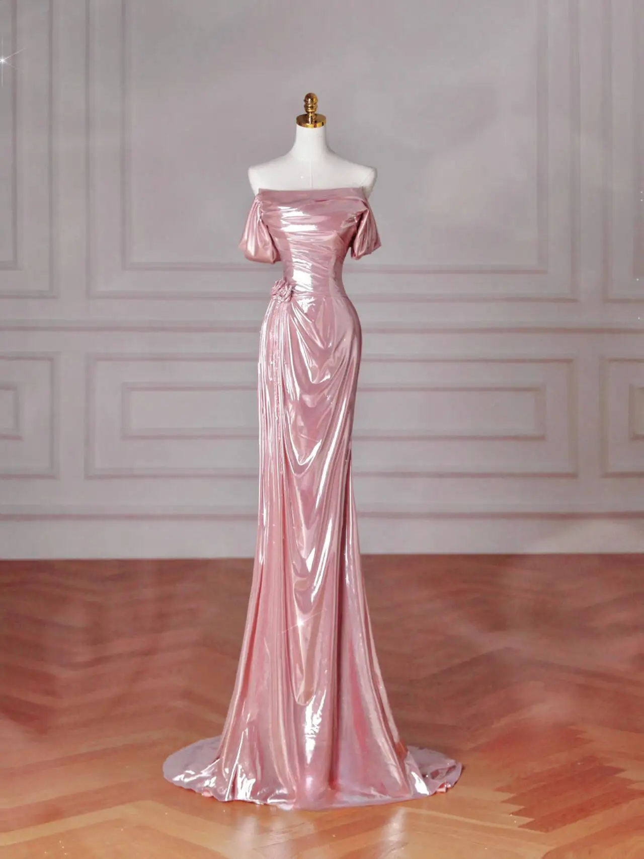 

Gentle Pink Evening Dress Off-The-Shoulder Off-The-Back Pleated Strapless Slim Long Fishtail Formal Occasion Prom Gown