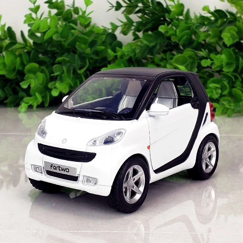 1:32 Mercedes-Benz SMART Miniatures Alloy Diecast Model Car Model Sound Light Toys For Kids Cute and Compact Christmas Gifts E11