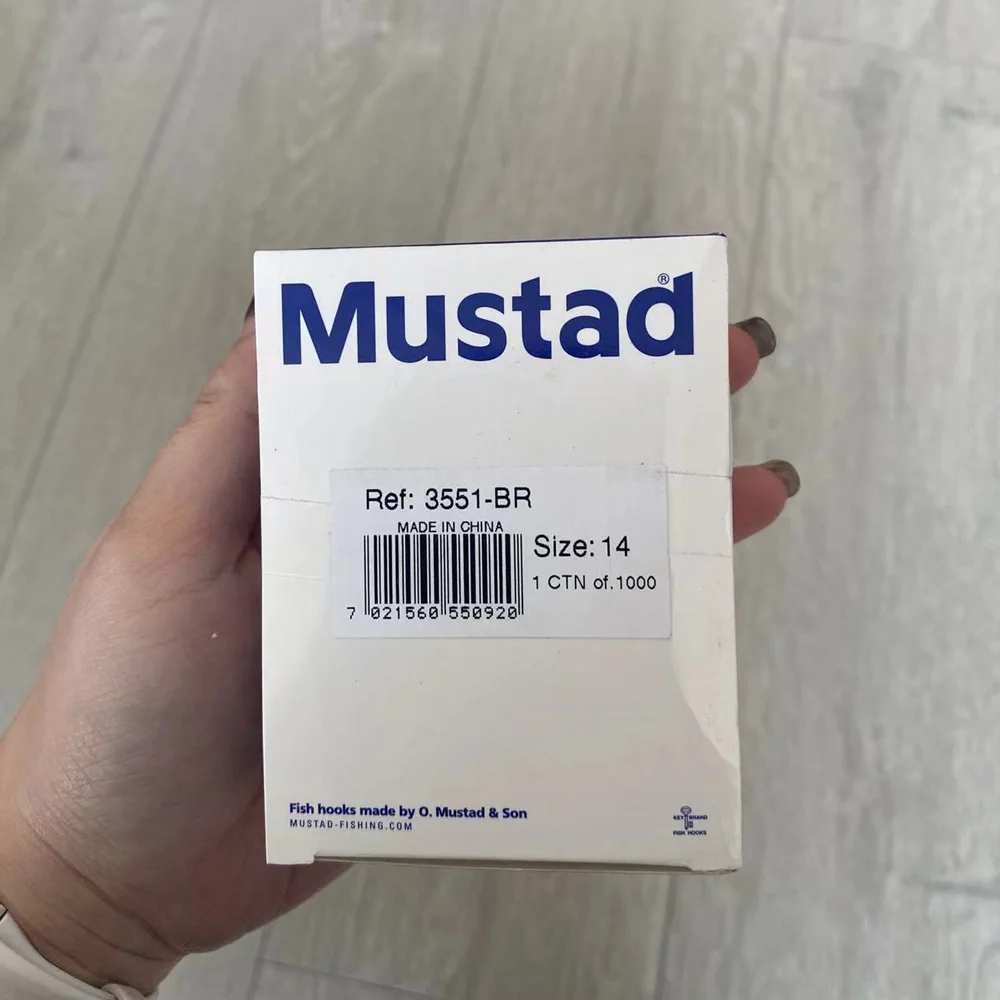 Mustad 3551 خطافات صيد كلاسيكية ذات قوة قياسية ثلاثية معالجة خطافات ثلاثية أشقر ذهبي من النيكل البرونزي