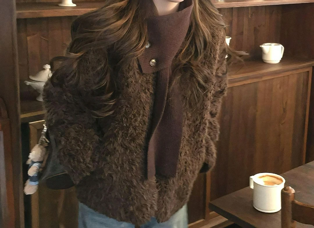 وشاح قابل للإزالة معطف صوف خروف بني للنساء لشتاء 2025 معطف قطيفة جديد #6