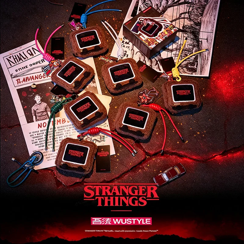 Adornos Colgantes de Peluche Originales de Wustyle de Stranger Things, Caja Sorpresa, Regalos de Colección para Fans de la Serie de TV Americana Clásica