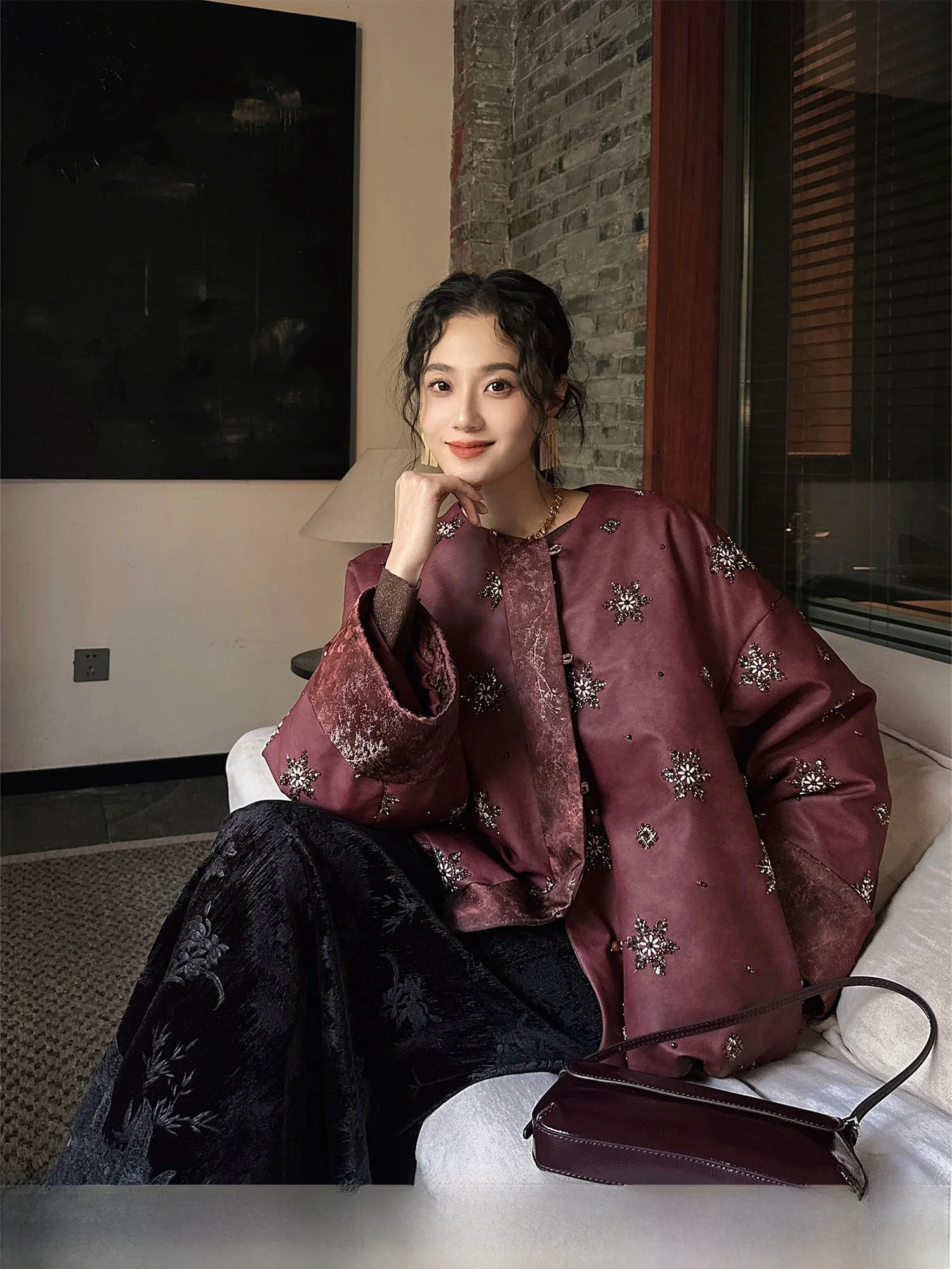 

Новая женская зимняя куртка Sanji Bla Flower с вышивкой и жемчугом, в китайском стиле, теплая, для повседневной носки, модная