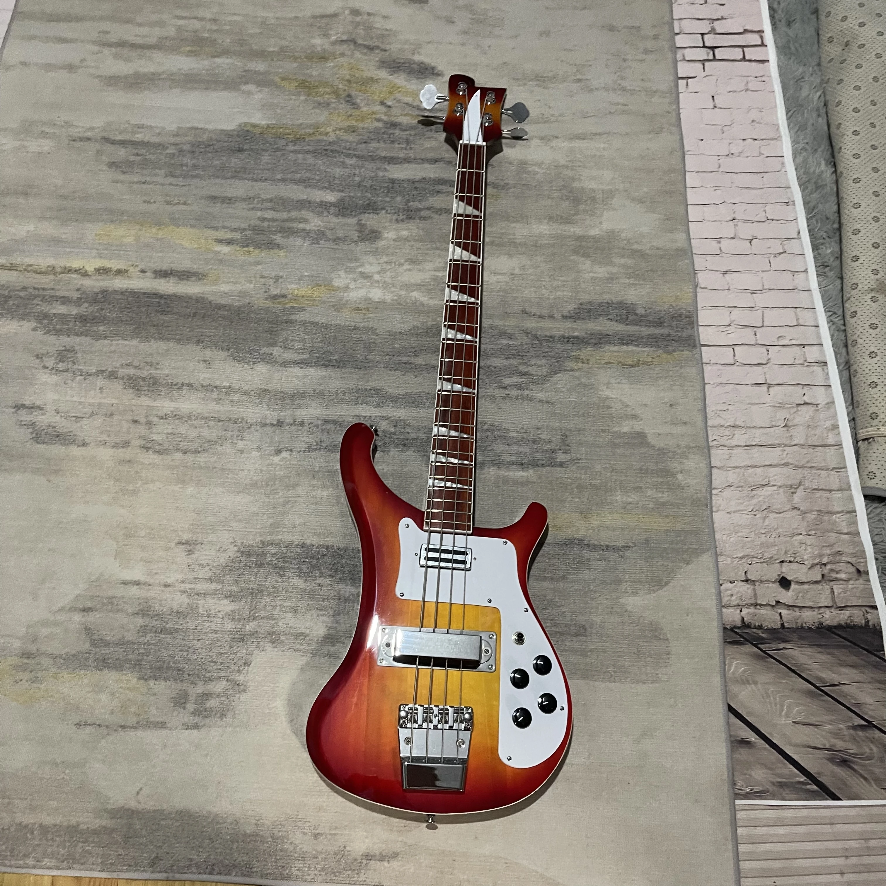 Classic style， 4 chord Rickenbacker electric bass, CS color body, real photo, order and ship immediately