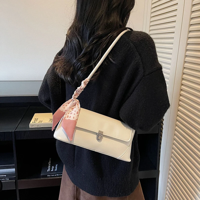 ضوء فاخر مزاجه حقيبة مربعة صغيرة المرأة الفرنسية نمط الملمس وشاح ديكور تحت الإبط أكياس الاتجاه الرجعية بولي PU حقيبة كتف واحدة